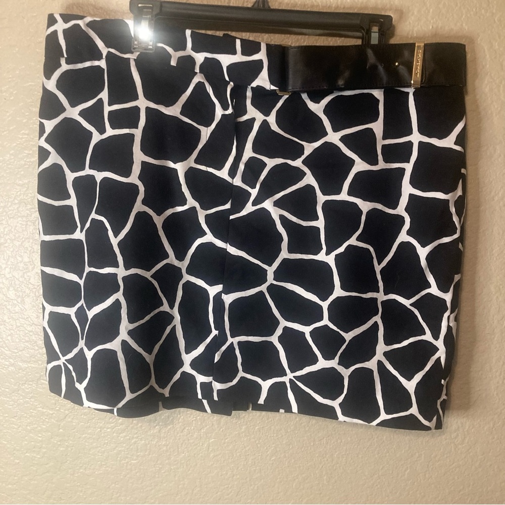 Michael Kors Black White Giraffe Print Faux Belted Skirt Women's Size 16W Animal